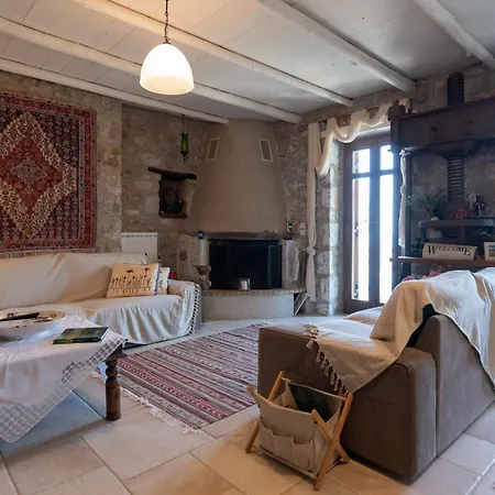 Дом отдыха Traditional Stonehouse Verga *