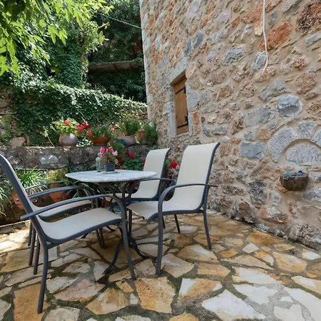 Traditional Stonehouse Verga Tatil Evi