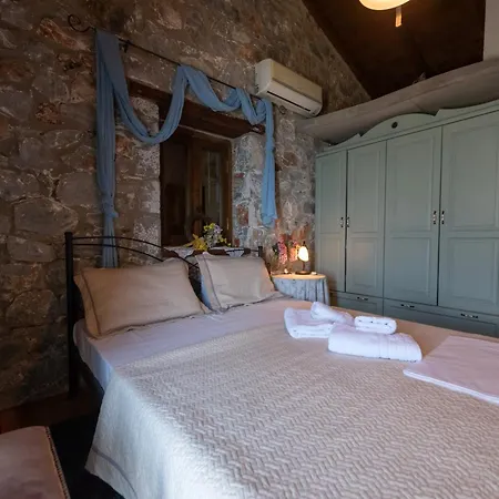 Traditional Stonehouse Verga * Kalamata
