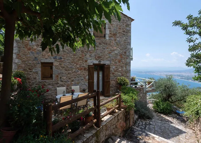 Traditional Stonehouse Verga *