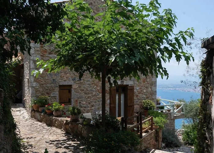 Traditional Stonehouse Verga