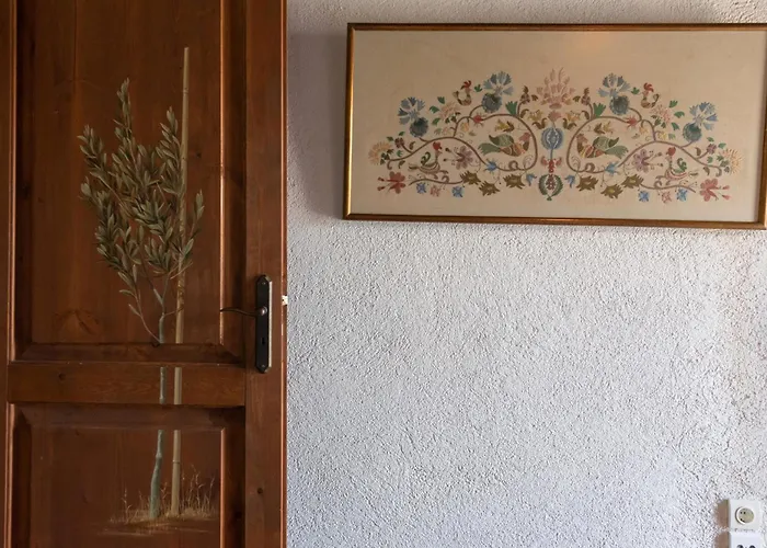 Traditional Stonehouse Verga Kalamáta