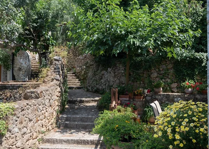 Traditional Stonehouse Verga 펜션