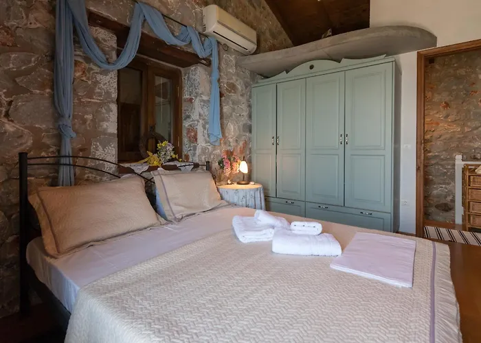 펜션 Traditional Stonehouse Verga 칼라마타