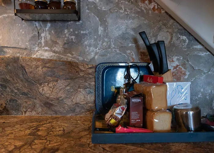 Traditional Stonehouse Verga * 칼라마타