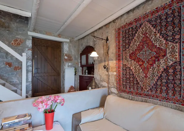 Traditional Stonehouse Verga