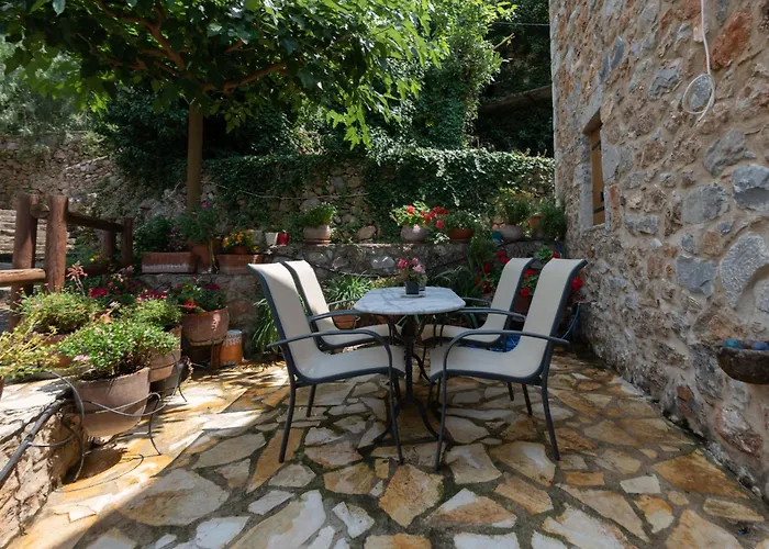 Traditional Stonehouse Verga Nyaraló *