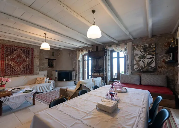 펜션 Traditional Stonehouse Verga 칼라마타