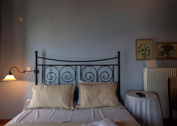 펜션 Traditional Stonehouse Verga 칼라마타