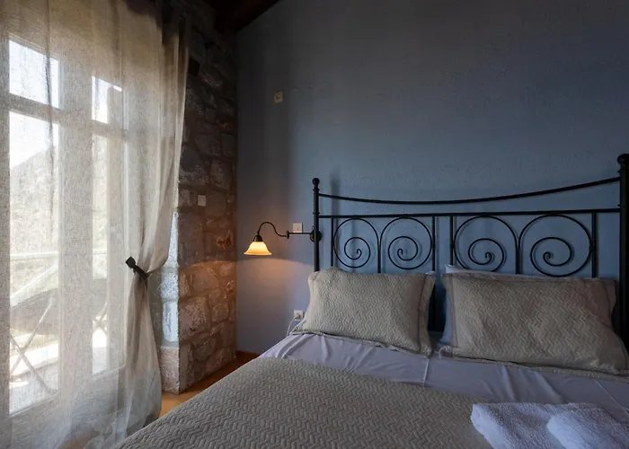 Traditional Stonehouse Verga Nyaraló