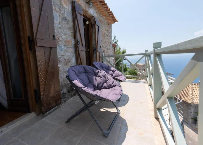 펜션 Traditional Stonehouse Verga 칼라마타