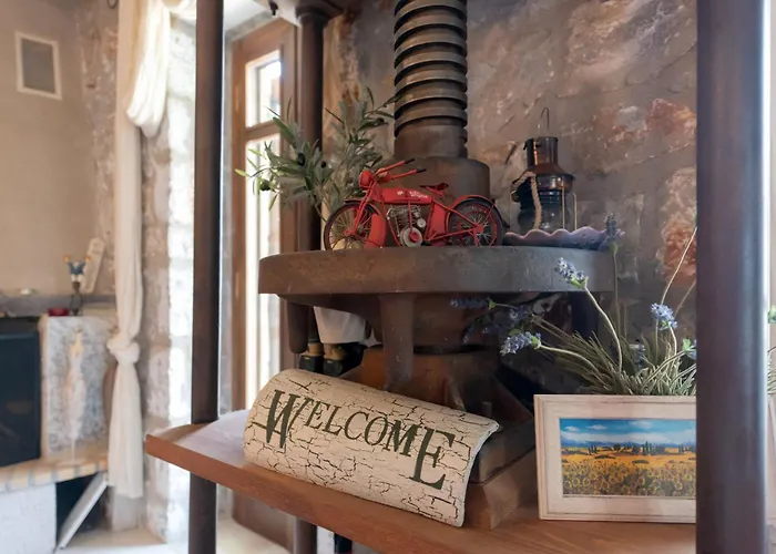 Traditional Stonehouse Verga * 칼라마타