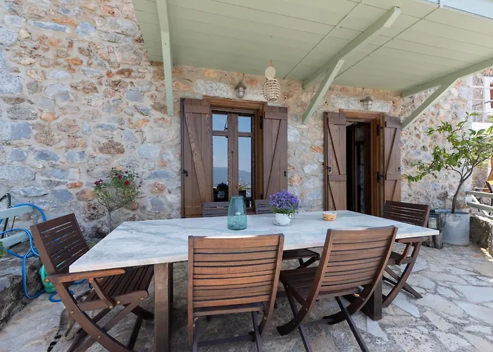 Traditional Stonehouse Verga * Kalamáta