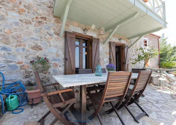 Traditional Stonehouse Verga