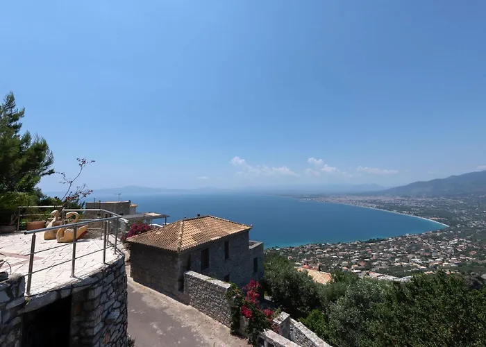 Traditional Stonehouse Verga *